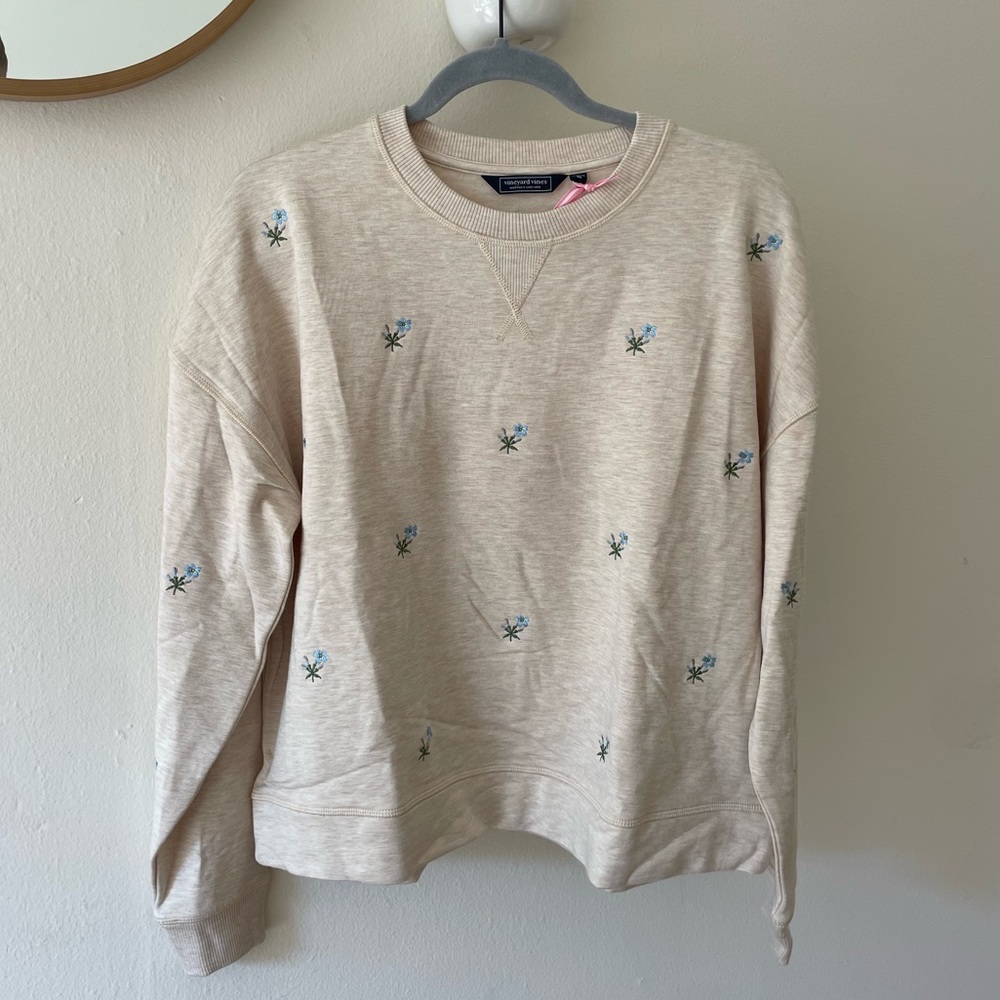 NWT Vineyard Vines Cream Sweatshirt